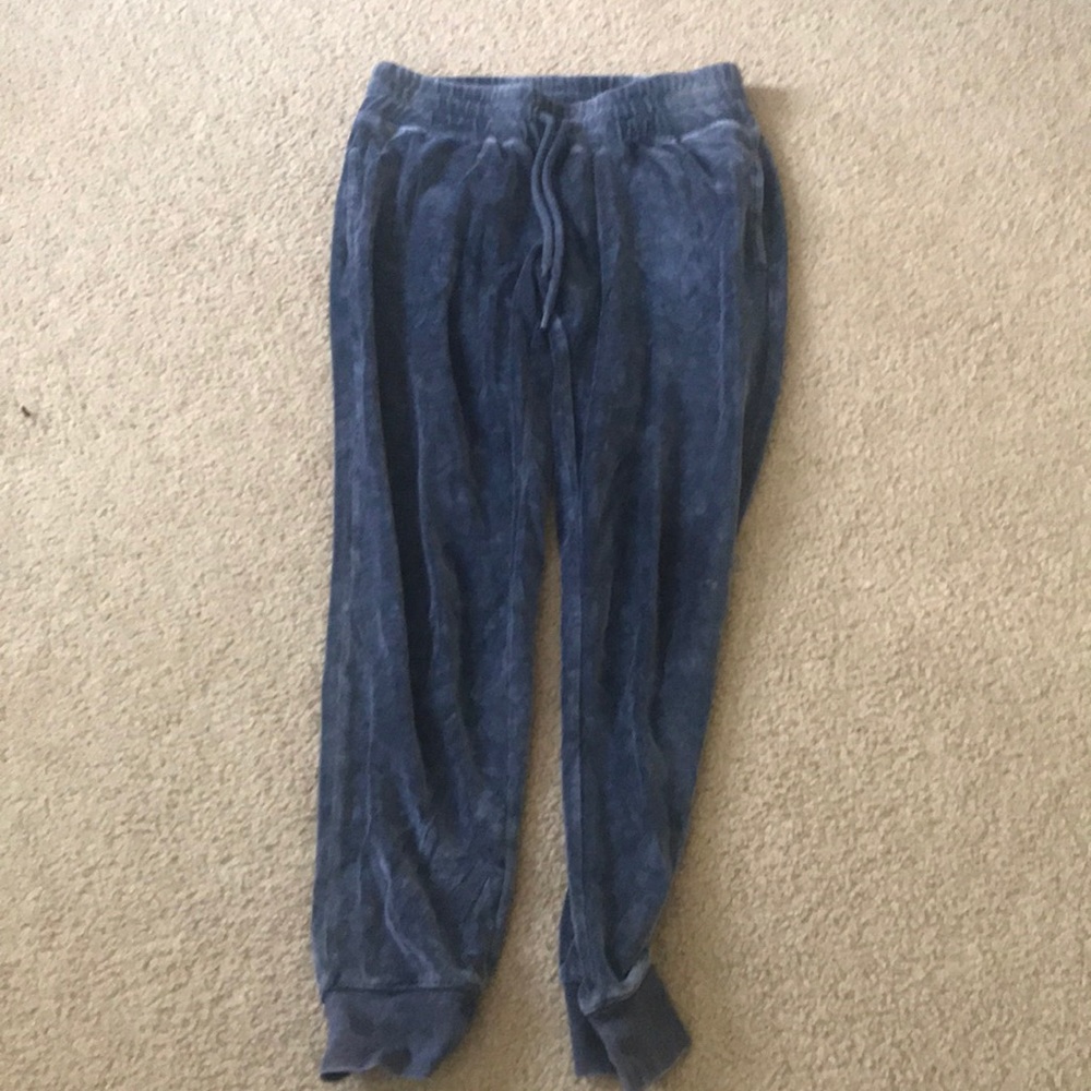 woman’s small blue sweatpants